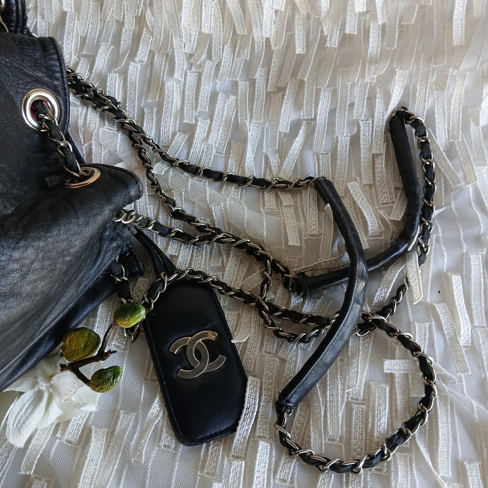 Chanel 80's Bucket Bag - Picture 7 of 16